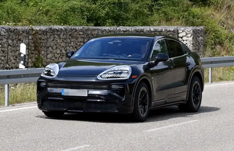 全新保时捷Cayenne Coupe EV谍照曝光 定位性能超混动旗舰