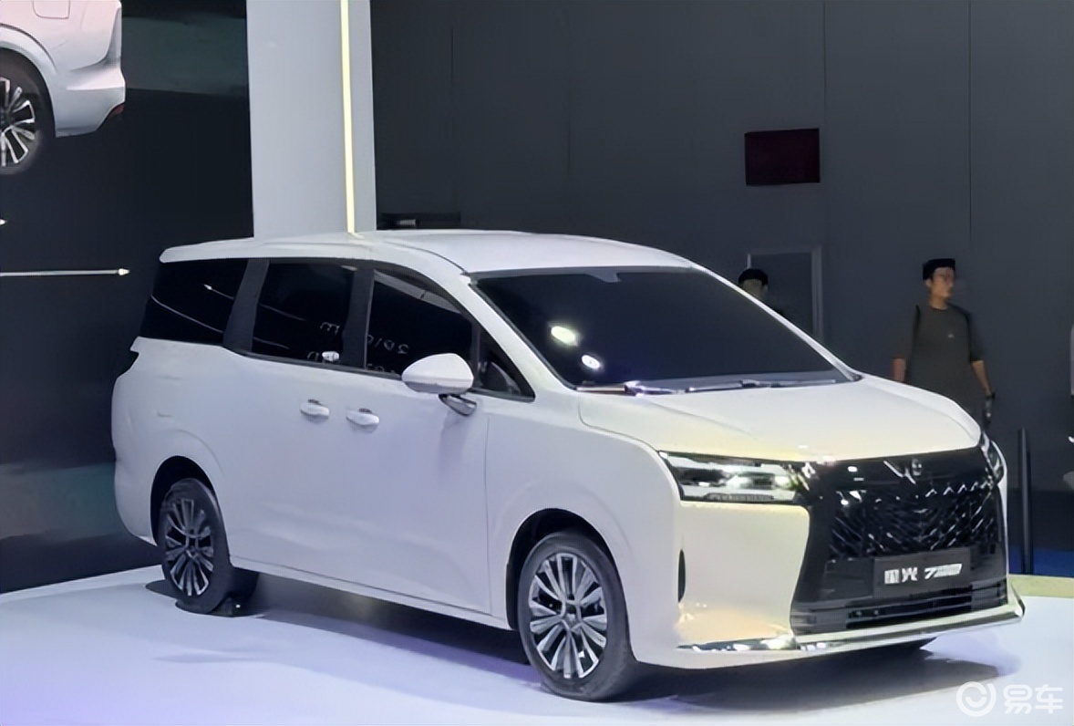 10万起？五菱星光730：1.5T动力够用，后备箱拖后腿