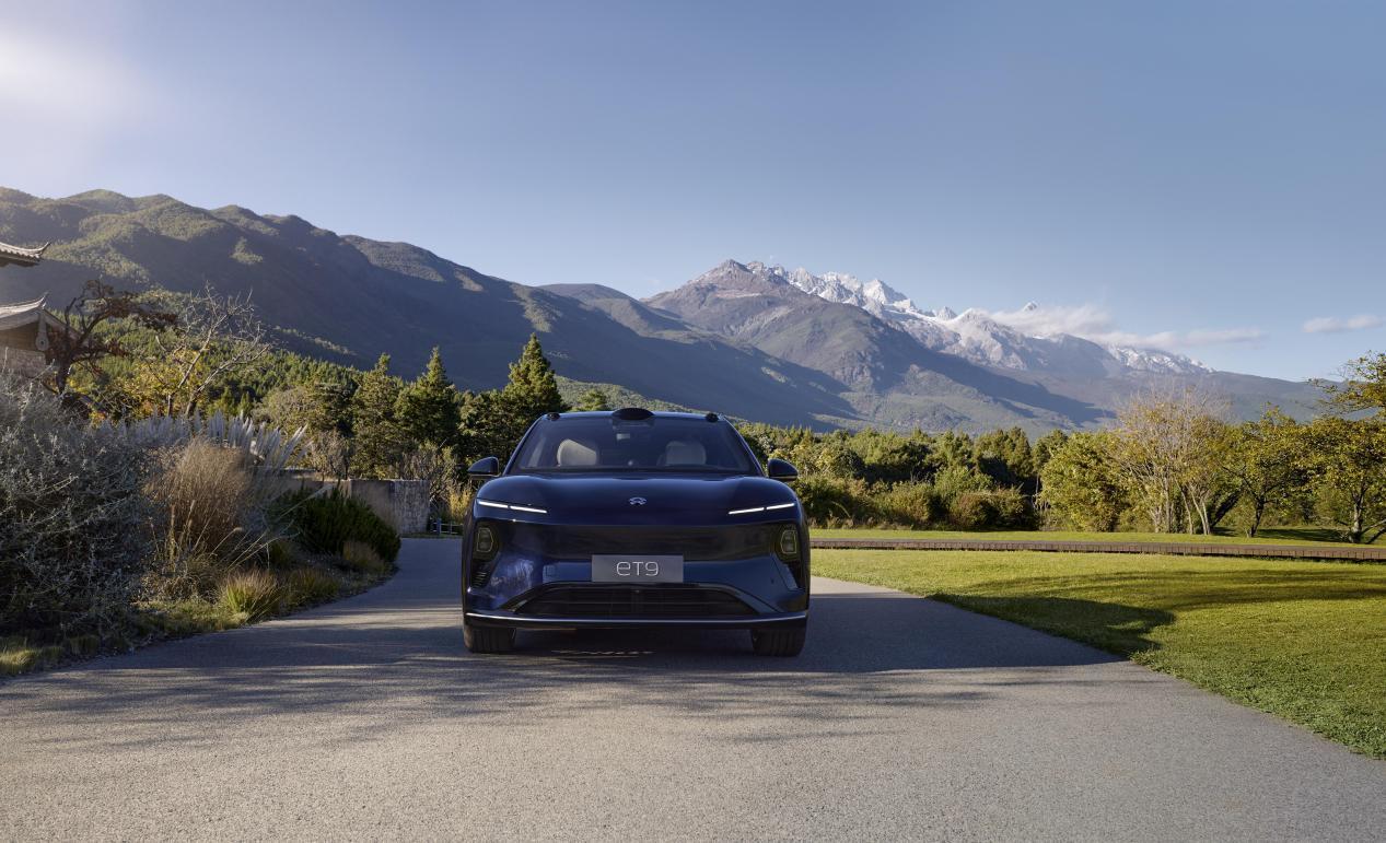试完蔚来ET9，帕梅车主沉默了：这才是老板该开的车！