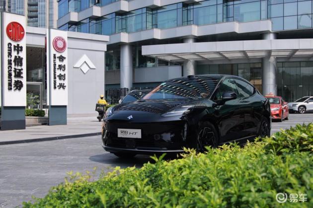 昊铂HT：20万级豪华纯电SUV，比小鹏G7更超值