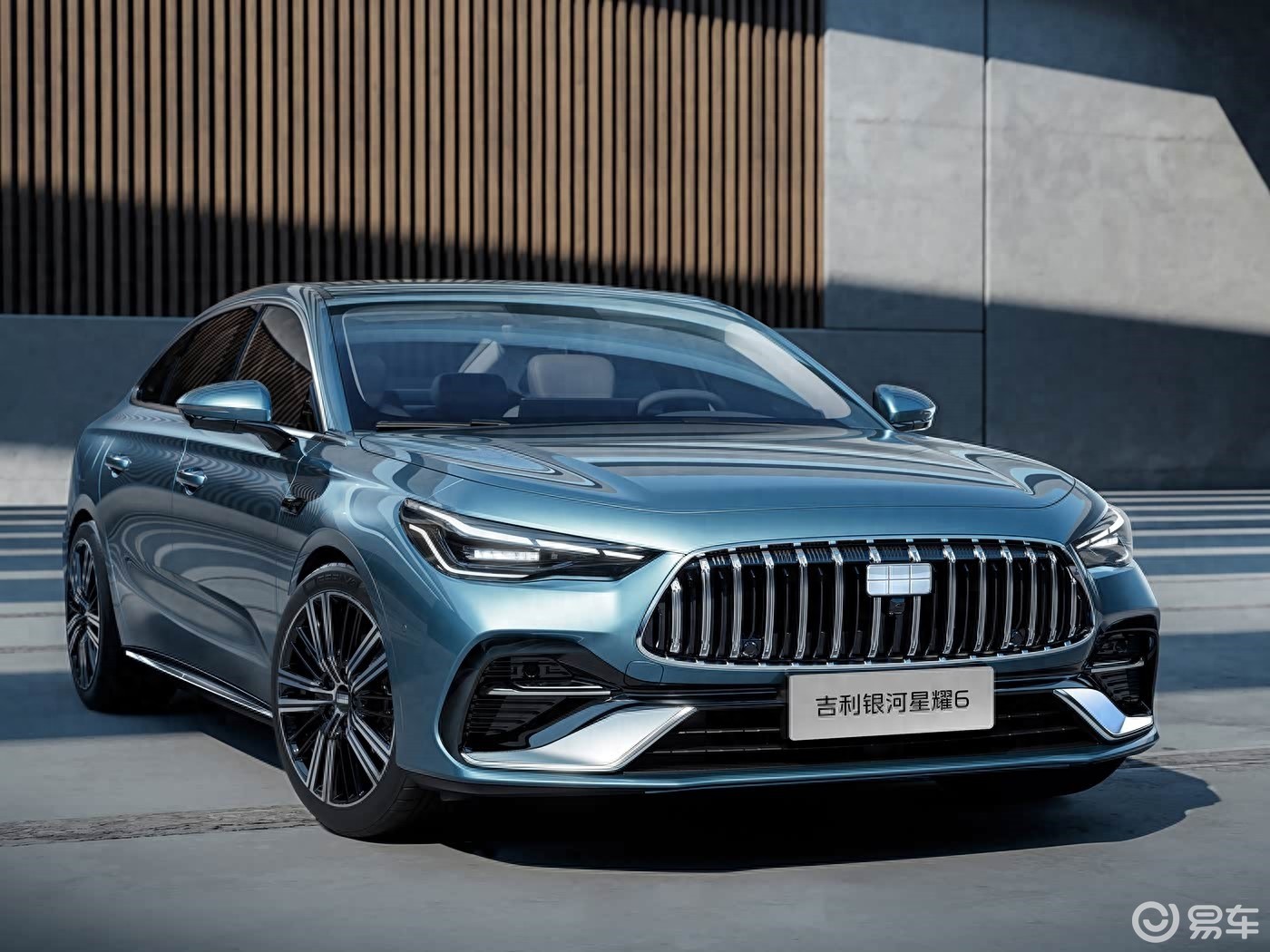 吉利破釜沉舟！B级车7.98万，油耗1.33L，外观帅气