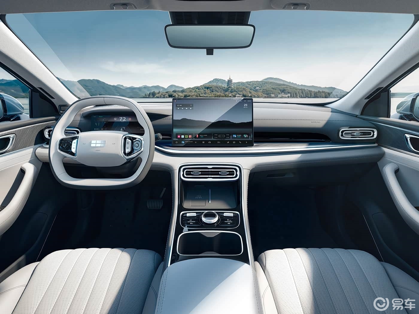 吉利破釜沉舟!B级车7.98万,油耗1.33L,外观帅气