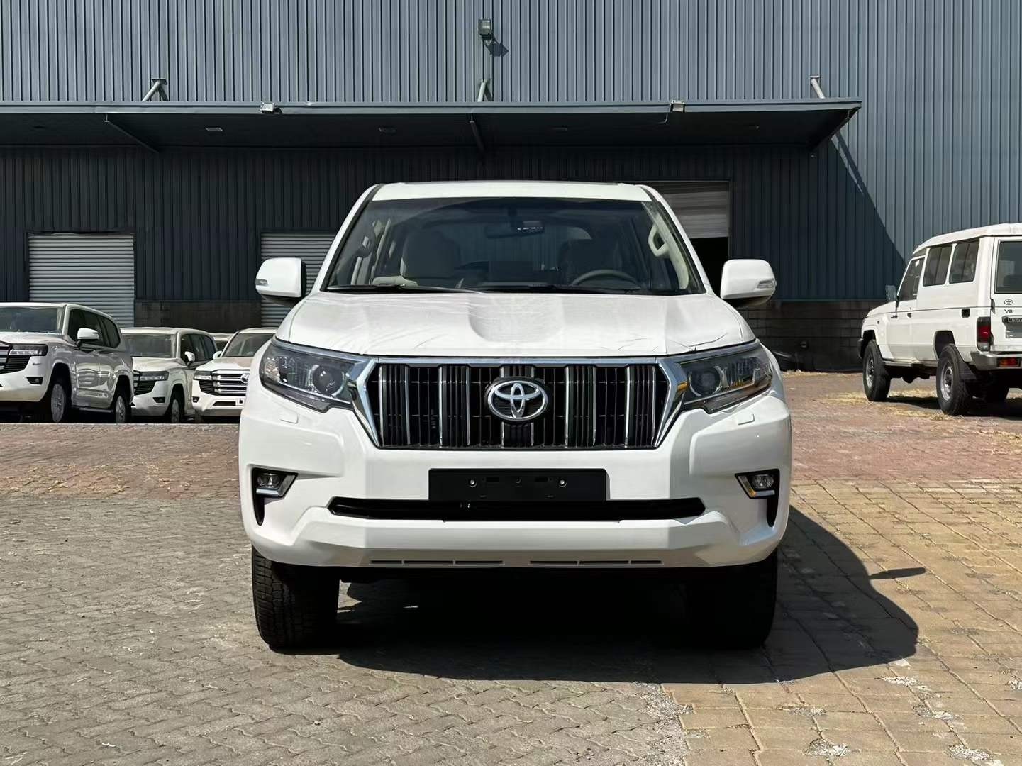 普拉多中东版 全部在售 2024款 2023款 2022款 2021款 2020款 2019款2023款丰田霸道2800柴油现车到店 颜色全