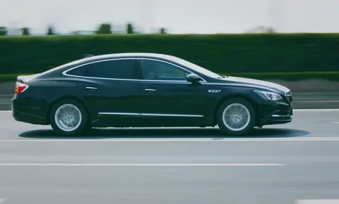 奥迪A6L彻底“叛逃”商务圈！外观猛改像“黑武士”